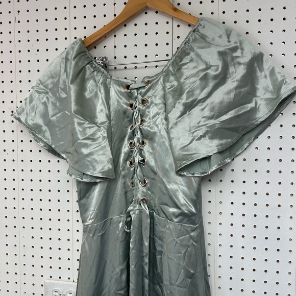 Ivy City Co Silver Maxi Dress - Picture 4 of 7